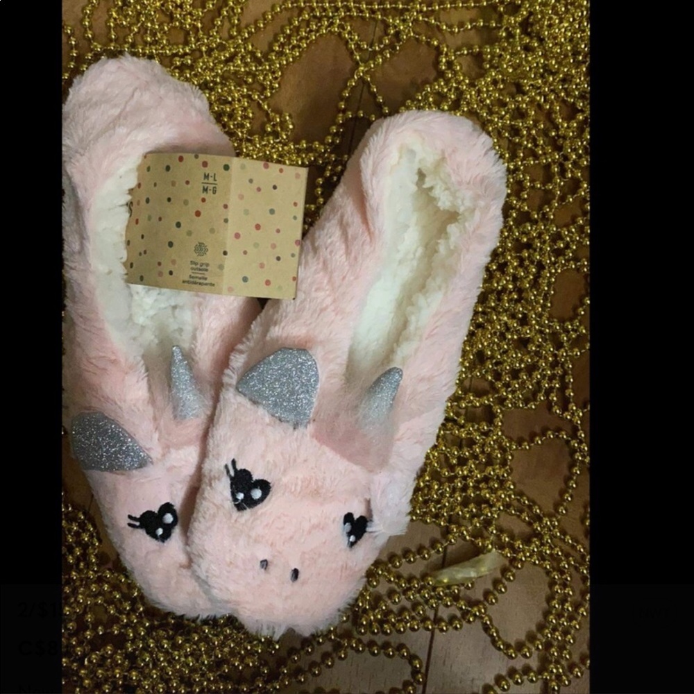 2/$15 NWT ardene slippers 👑